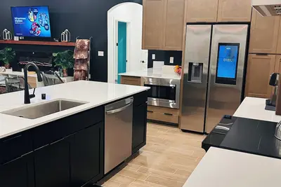 Image de Spacious Modern Snuggle