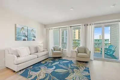 Image de Sea Glass 209 | Beachside Upgraded Amenities | Zero Entry Pool & Splash Pad | My Beach Getaways