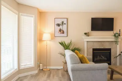 Image de Cozy Calgary Hideaway near Airport