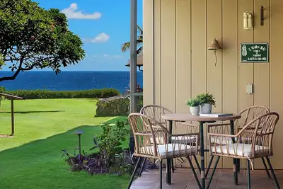 Image de 2-Bedroom Garden & Ocean Views!
