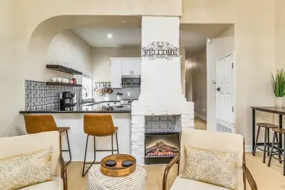 Image de Eleven Eleven + 15 Min to Beach! + Pet Friendly