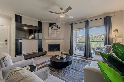 Image de Cozy Scottsdale 2br - 2ba/ Pool/Gym/Free Parking