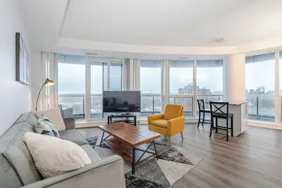 Image de Beautiful 2 Bed 2 Bath with Parking