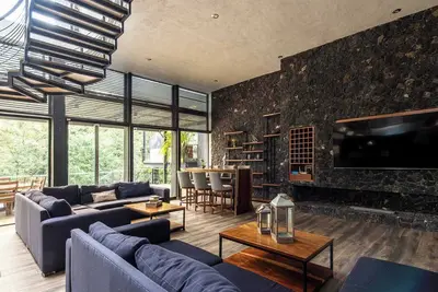 Image de Villa Napoli: Forest retreat, pool, jacuzzi, river