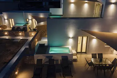 Image de Family Friendly Santorini Villa- 2 Bedrooms Private Jacuzzi & Windmill Views