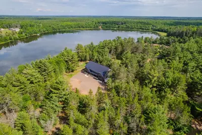 Image de Berg Lake Barndo - Luxe Retreat on Berg Lake