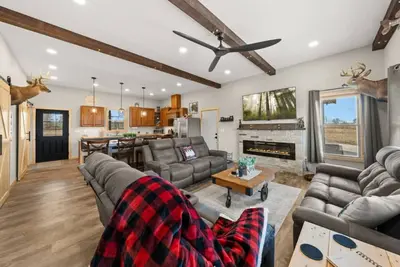 Image de Hibernation Station 6 Br on the Trails!