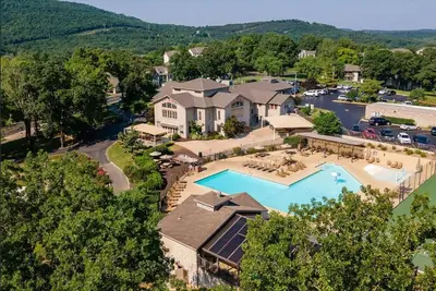Image de Tree Top Terrace~New Listing! ~Pointe Royale Resort~Pools~Hottub