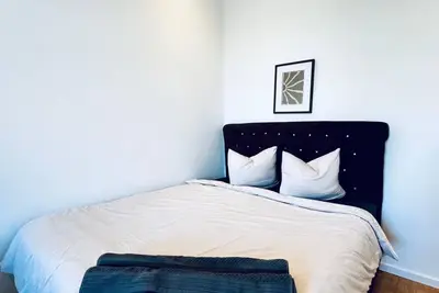 Image de Convenient Room in Shared Apt | Walk to Kaufpark