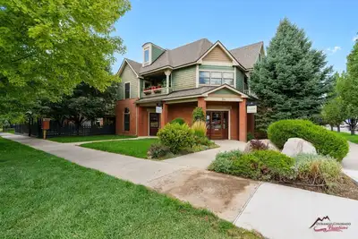 Image de Downtown Location, Luxury Condo, Couples Retreat!