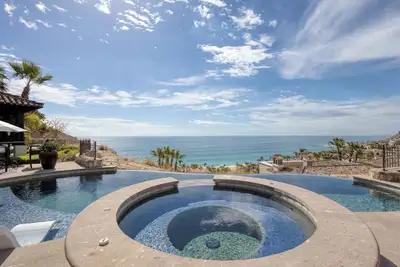 Image de Villa Alba - Expansive Home Boasting Breathtaking Ocean Views!