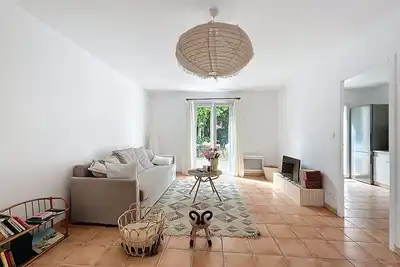 Image de Maison de charme T3 - Bourg De St Pierre Oleron - Velos et Wifi - Gd Jardin Clos