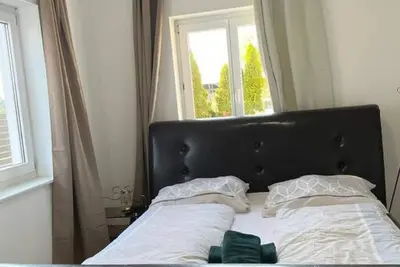 Image de Beautiful Room in Shared Villa | Garden & Parking