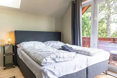 Image de Comfy Room in Shared Villa w/ Free Parking