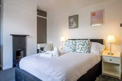 Image de Ideal for Contractors | Free Wi-Fi | Sleeps 7!