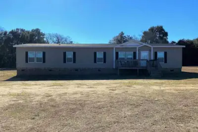 Image de 3-bedroom house in enjoyable Swansea with Ac. Long term rental