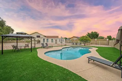 Image de Mesa Oasis • 6br • Heated Pool • Hot Tub • Pickleball • Sleeps 20