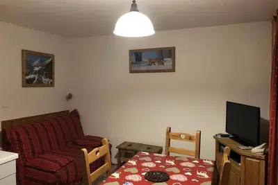 Image de À 280m des pistes de ski, 1er étage, balcon, parking, télévision, casier à ski, 33m², Valloire