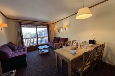 Image de À 150m des pistes de ski, 2ème étage, vue montagne, balcon, télévision, casier à ski, 43m²