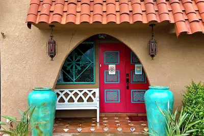 Image de Disney's \"Casa de Encanto\" - Short Walk to Disney with Central A/C, Pool & Spa!