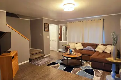 Image de New- Clean, Cozy & Convenient 2br 3bed Home.