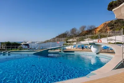 Image de Always a Great Idea To Unwind! Two Sea View Units, 2 Swimming Pool, Beachfront!