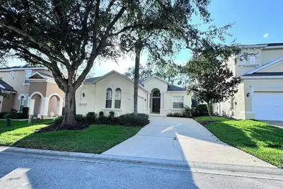 Image de Relaxing 4Bed 3 Bath Villa with Hot Tub and Pool Table