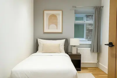 Image de Bright & Spacious London Retreat – Ideal for Families & Groups