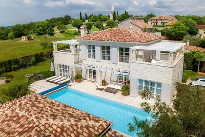 Image de Luxueuse maison à Visnjan avec piscine privée, pouvant être utilisée à.