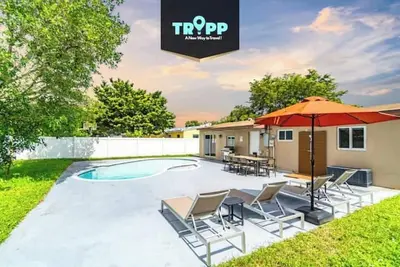 Image de Escape to Private Poolside Bliss