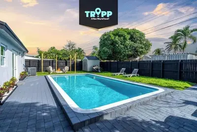 Image de Trendy Family Home -Heated Pool