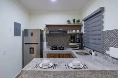 Santa Cruz Suite #18