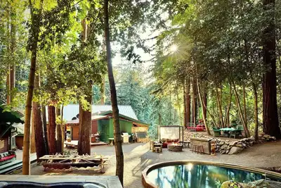 Image de Rural Retreat in Giant Redwoods at center of Napa Wine Country, Free Concierge