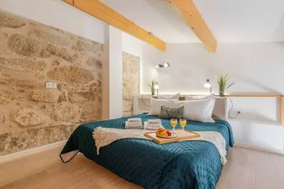 Image de Terrace Studios for 12 in Porto by HostWise