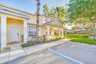 Image de Charming 3-bedroom townhome near to attractions