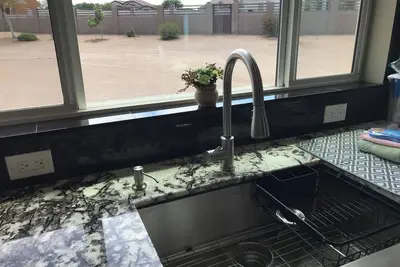 Image de Charming 1-bdrm casita w rooftop walk deck. Mountain View’s & beautiful sunsets!