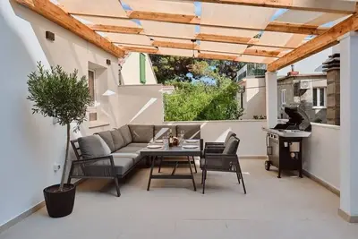 Image de Maison de vacances près de la mer Omis (K-24878)