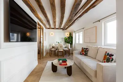 Image de 5#New suite 6 personnes- Saint Germain Notre-Dame