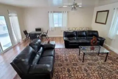 Image de 3 bedroom/2 bath home in a residential area located in Orcutt