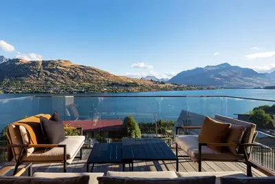 Image de Middleton Mountain & Lake Views