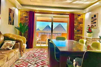 Image de Balcony Pyramids view