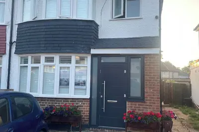 Image de Spacious 4-bed House nr Twickers and 20 mins to London and Lhr