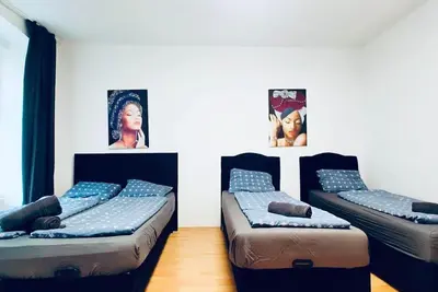 Image de Spacious Room for Up to 5 Guests, Währinger Park
