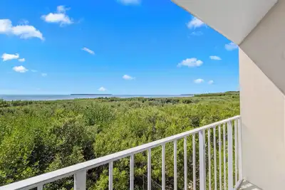 Image de 2 Oceanview Suites! Full Kitchens, Outdoor Pool! Close to John Pennekamp Park