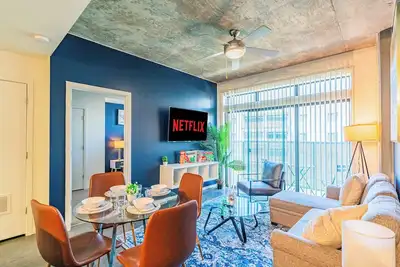 Image de City 2br Near Dt with Balcony Gym Pool Parking Wd