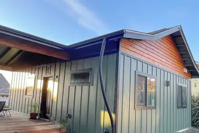 Image de Hale Nalu \" House of the Waves \": 2-bedroom ocean view cottage in Yachats