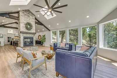 Image de Luxe Ruidoso Retreat | Hot Tub & Scenic Views