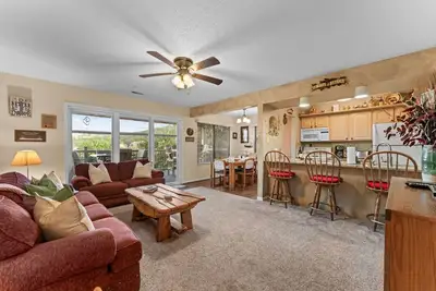 Image de Tuscany Condo~Lake Views~Pool~Close to Sd City