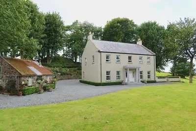 Image de Stunning Georgian country retreat with countryside views of the Braid Valley