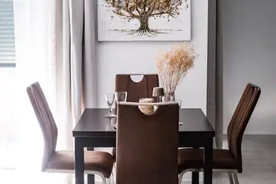 Image de New modern apartment, 74sqm, balcony, king-size box-spring bed